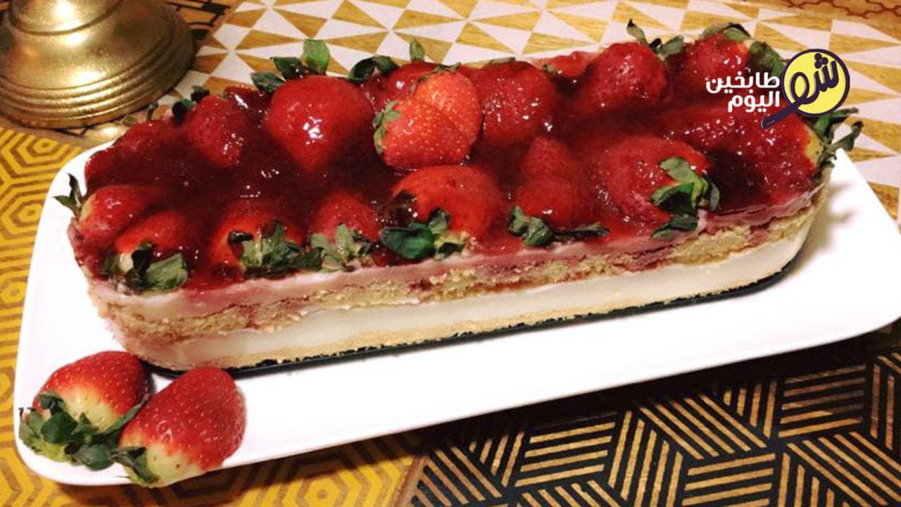 كيكة المهلبية والفراولة