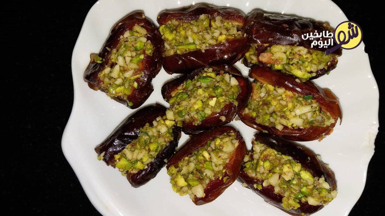 طريقة تحضير التمر المحشي باللوز