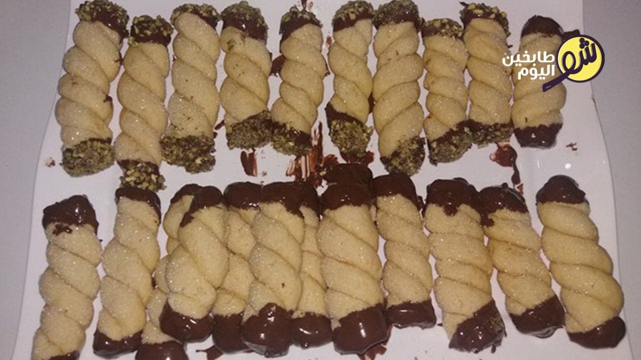 How to Make Orange Cookies Dipped in Chocolate