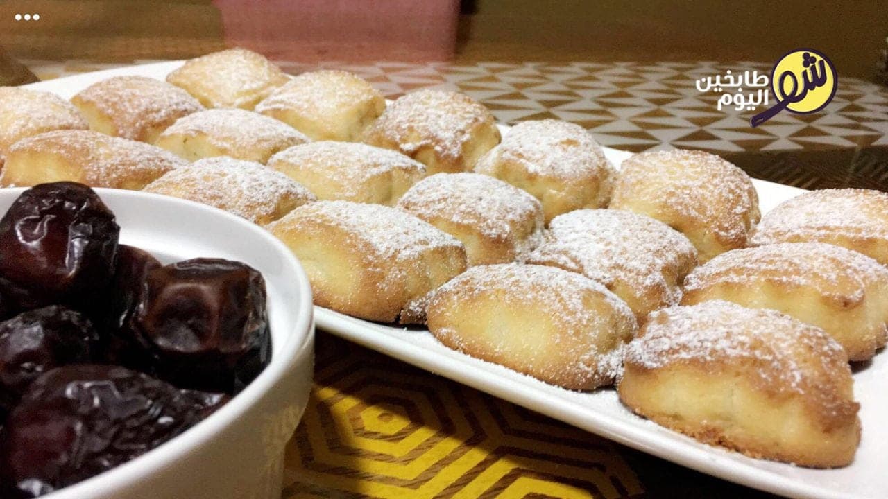 معمول التمر بالطحين والزبدة