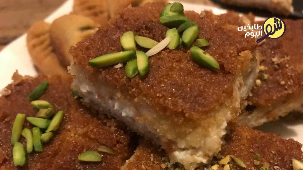 Semolina Maamoul with Cream Filling