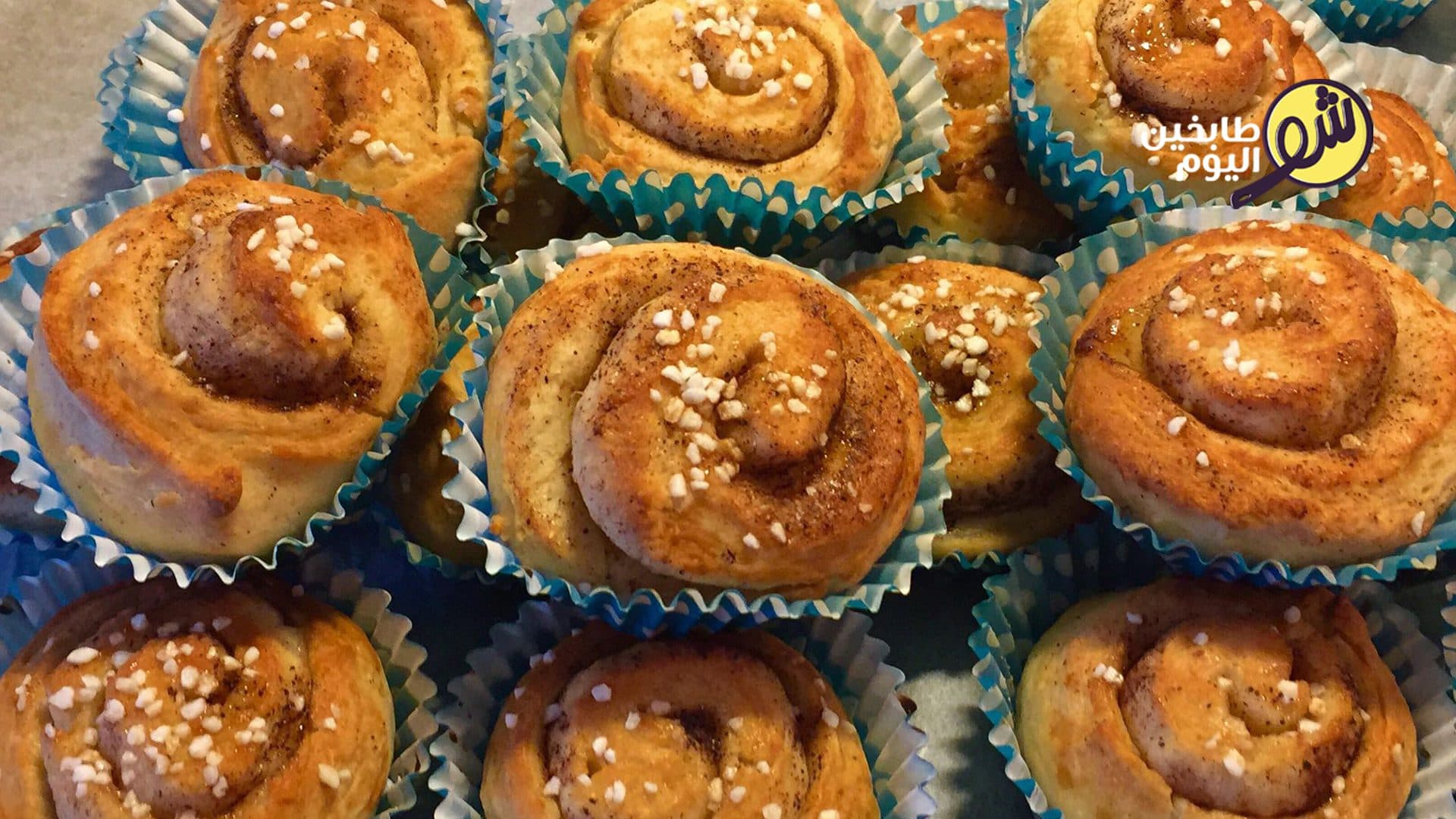 رولات القرفة والهيل بلا بيض