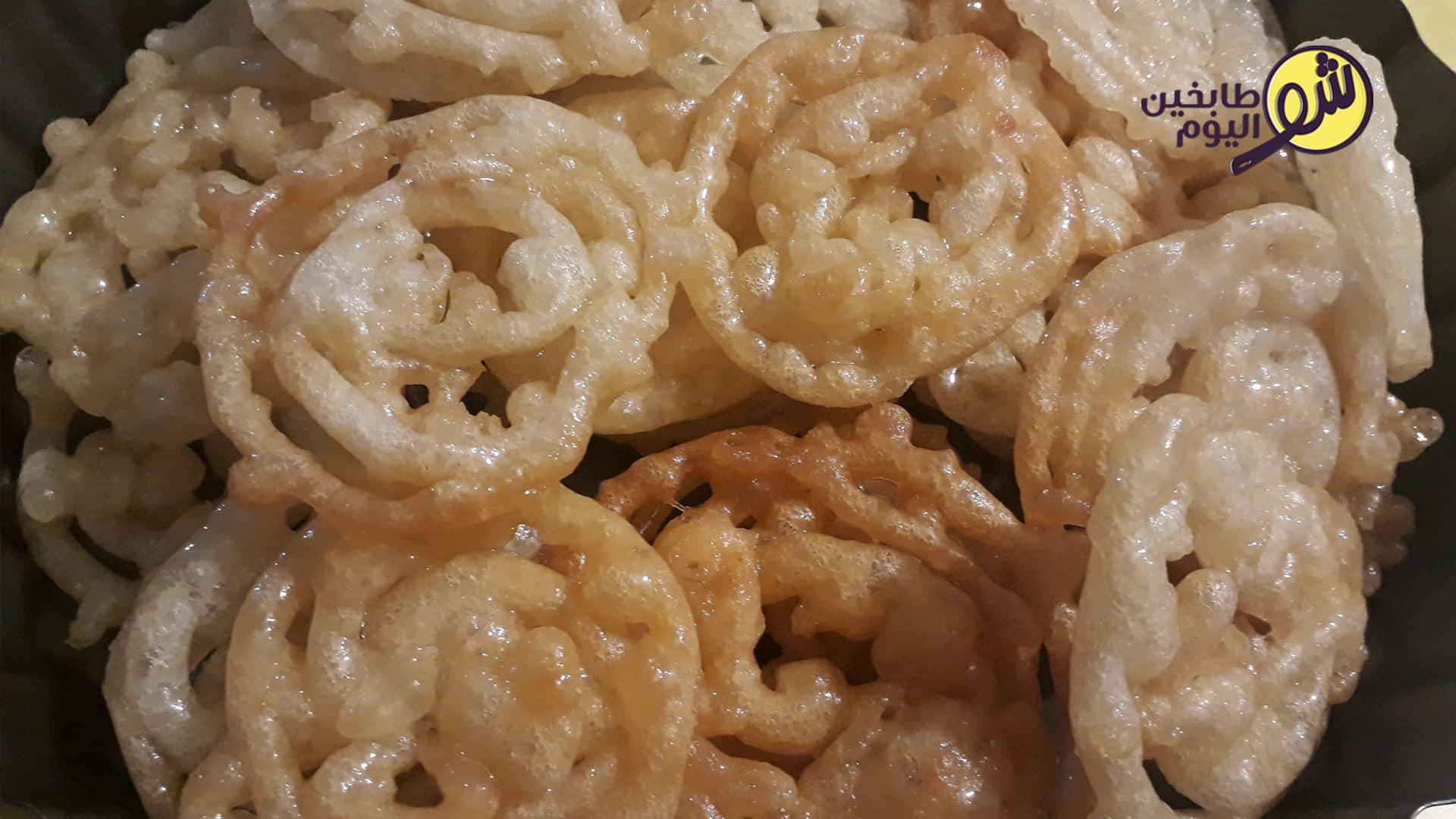 Easy Meshabbak (Arabic Funnel Fritters)