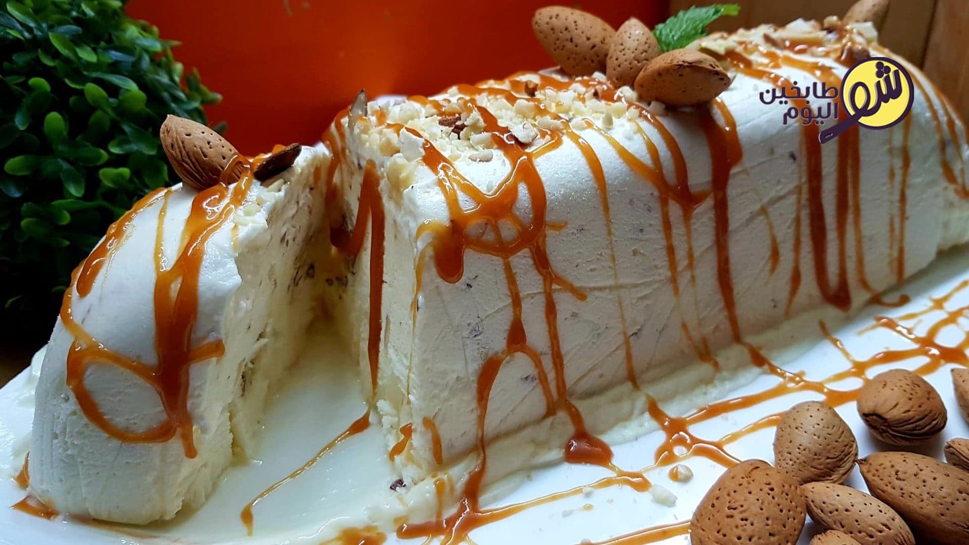 Ice Cream with Almonds and Caramel