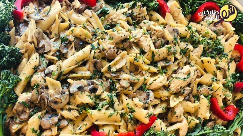 Pasta with Chicken, Mushrooms, and Cream