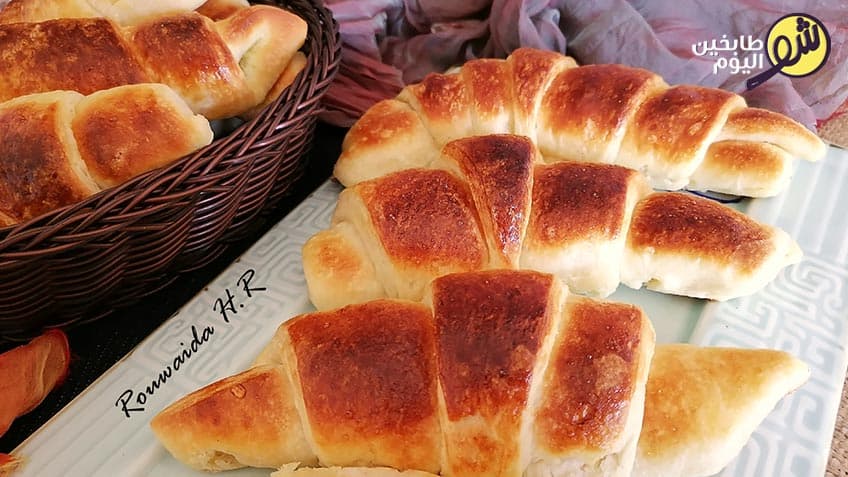 طريقة عمل الكرواسون السهل